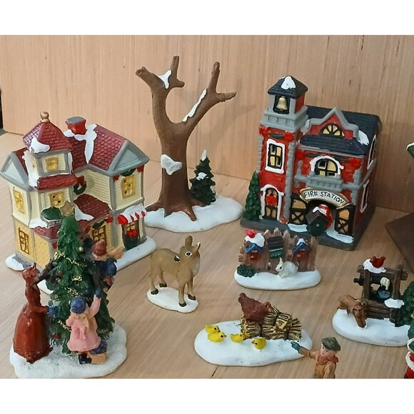 Christmas Town Houses and Figurines Set of 21 Pieces Holiday Winter Decorations - Picture 11 of 16